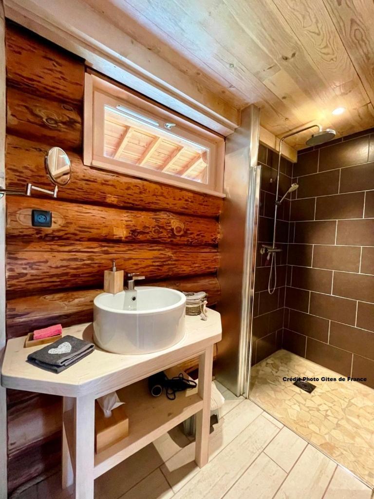 Pialous:Chalet En Rondins Avec Espace Detente La Chapelle-d'Aurec Kültér fotó